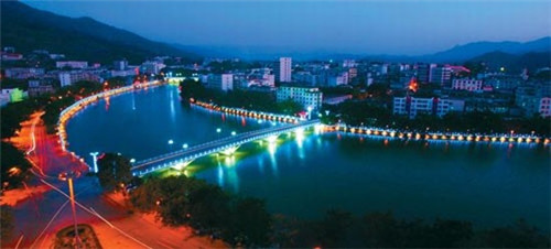 照铁销含元素的仪器（用什么摄取铁元素光谱）